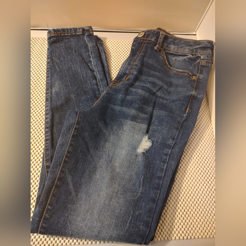 Aeropostale Women's Size 8 Distressed Skinny Jeans